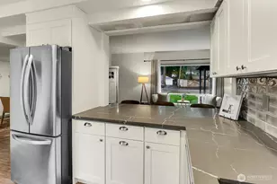 1021 Walnut St, Edmonds, WA 98020 - Photo 5