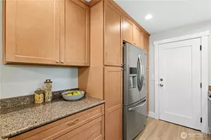 16326 Lake Hills Blvd, Bellevue, WA 98008 - Photo 13