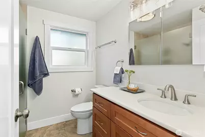 16326 Lake Hills Boulevard, Bellevue, WA 98008 - Photo 19
