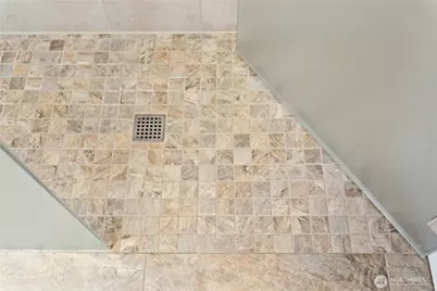 16326 Lake Hills Boulevard, Bellevue, WA 98008 - Photo 21