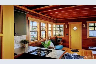 2040 Westlake Avenue N #17, Seattle, WA 98109 - Photo 11