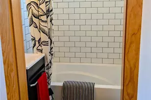 2040 Westlake Ave N, Seattle, WA 98109 - Photo 15
