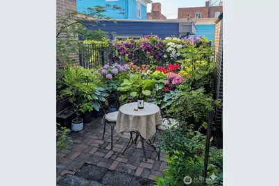 1120 17th Avenue #104, Seattle, WA 98122 - Photo 11