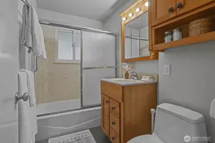 2021 NE 97th St, Seattle, WA 98115 - Photo 17