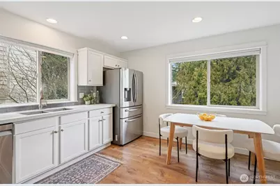 13435 Greenwood Avenue N #E, Seattle, WA 98133 - Photo 11