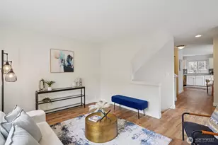 13435 Greenwood Ave N, Seattle, WA 98133 - Photo 9