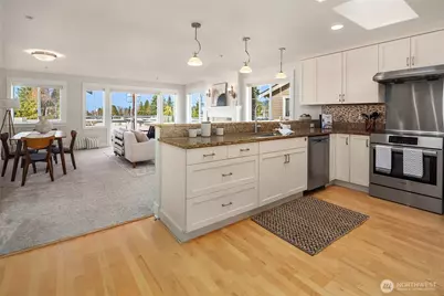 616 Glen Street #202, Edmonds, WA 98020 - Photo 3