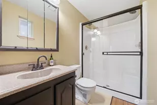 315 Taylor Ave NW, Renton, WA 98057 - Photo 5