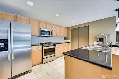 2929 1st Avenue #720, Seattle, WA 98121 - Photo 25