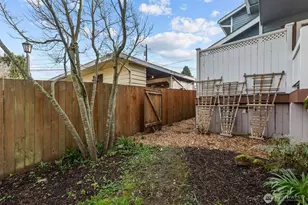 1721 McDougall Ave, Everett, WA 98201 - Photo 33