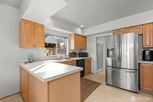1721 McDougall Ave, Everett, WA 98201 - Photo 9