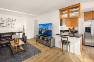 1105 Spring St, Seattle, WA 98104 - Photo 5