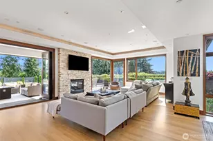 8631 NE 19th Pl, Clyde Hill, WA 98004 - Photo 7