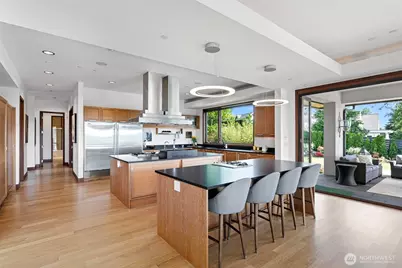 8631 NE 19th Place, Clyde Hill, WA 98004 - Photo 9