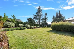 8631 NE 19th Pl, Clyde Hill, WA 98004 - Photo 29