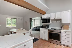 41 E Westlake Pl, Allyn, WA 98524 - Photo 11