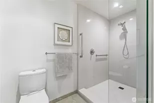 10700 NE 4th St, Bellevue, WA 98004 - Photo 17