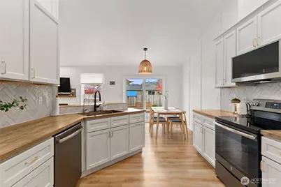 15421 8th Avenue Ct E, Tacoma, WA 98445 - Photo 17