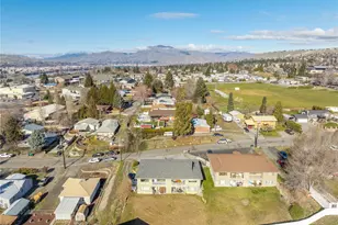 410 7th St NE, East Wenatchee, WA 98802 - Photo 3