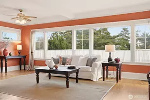 932 N 70th St, Seattle, WA 98103 - Photo 11