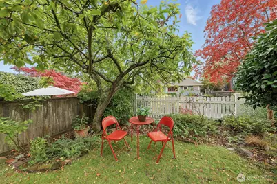 932 N 70th Street, Seattle, WA 98103 - Photo 29