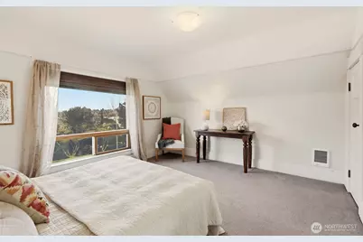 932 N 70th Street, Seattle, WA 98103 - Photo 19