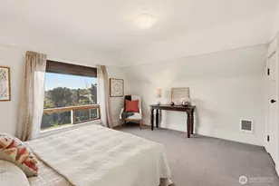 932 N 70th St, Seattle, WA 98103 - Photo 19