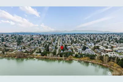 932 N 70th Street, Seattle, WA 98103 - Photo 35