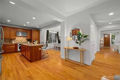 1717 100th Avenue NE, Bellevue, WA 98004 - Photo 19