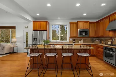 1717 100th Avenue NE, Bellevue, WA 98004 - Photo 15