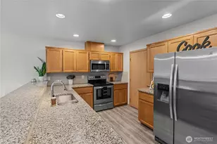 10910 13th Ave E, Tacoma, WA 98445 - Photo 11