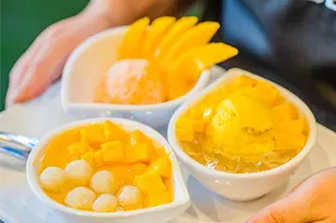 298 106th Ave NE, Bellevue, WA 98004 - Photo 1