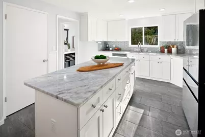 7037 NE 137th Street, Kirkland, WA 98034 - Photo 11