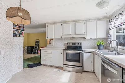 5600 Mt. Solo Rd. #136, Longview, WA 98632 - Photo 9
