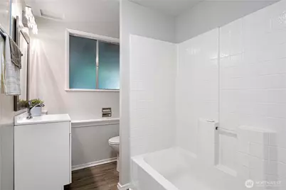 16515 N Linden Ave N, Shoreline, WA 98133 - Photo 19