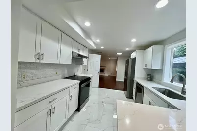 10900 SE 219th Place, Kent, WA 98031 - Photo 7