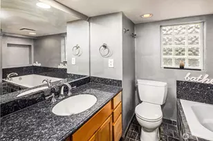 2614 E Pike St, Seattle, WA 98122 - Photo 15