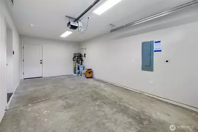 4136 Eastern Avenue N, Seattle, WA 98103 - Photo 31