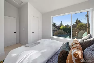 4136 Eastern Avenue N, Seattle, WA 98103 - Photo 23