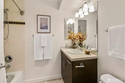 626 4th Avenue W #305, Seattle, WA 98119 - Photo 9