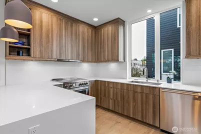 4307 B Francis Avenue N, Seattle, WA 98103 - Photo 13