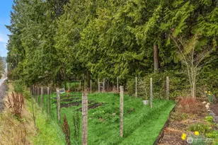 8240 NE Baker Hill Rd, Bainbridge Island, WA 98110 - Photo 39