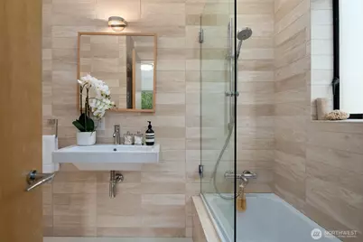 2606 E Garfield Street, Seattle, WA 98112 - Photo 23