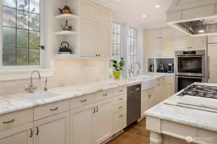 300 Maiden Ln E, Seattle, WA 98112 - Photo 23