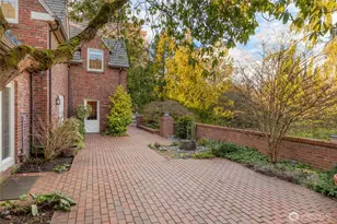 300 Maiden Ln E, Seattle, WA 98112 - Photo 29