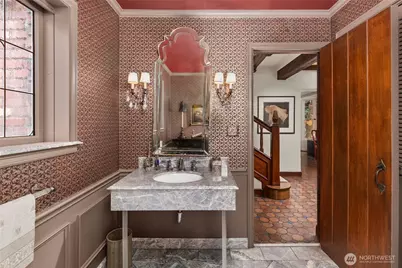 300 Maiden Lane E, Seattle, WA 98112 - Photo 15