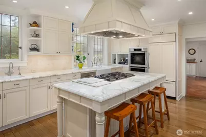 300 Maiden Lane E, Seattle, WA 98112 - Photo 19