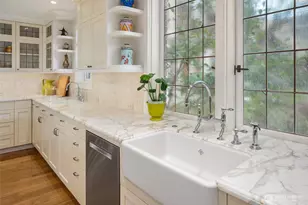 300 Maiden Ln E, Seattle, WA 98112 - Photo 21