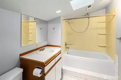 1504 NE 107th Street, Seattle, WA 98125 - Photo 29