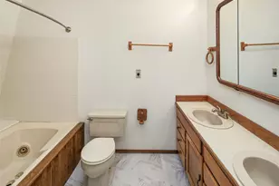 1504 NE 107th St, Seattle, WA 98125 - Photo 15